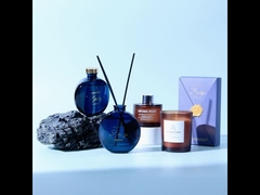 सुगंधित मोमबत्ती और रीड डिफ्यूज़र