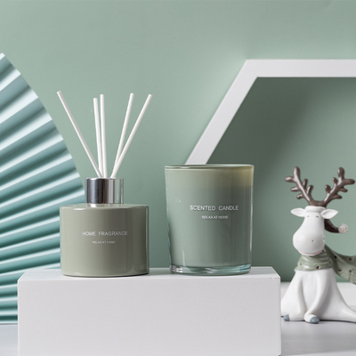 AROMA HOME खुशबू ऑयल यूनीक रीड डिफ्यूज़र सेंटेड कैंडल गिफ्ट बॉक्स सेट