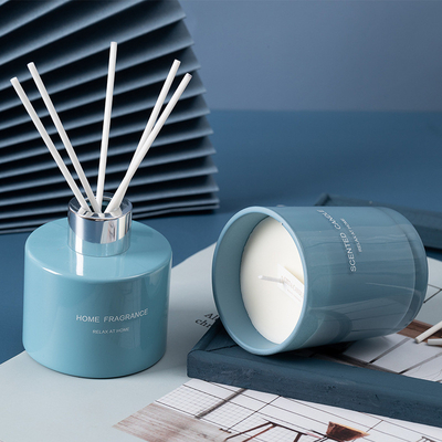 AROMA HOME खुशबू ऑयल यूनीक रीड डिफ्यूज़र सेंटेड कैंडल गिफ्ट बॉक्स सेट