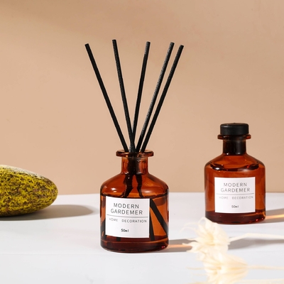 स्वनिर्धारित कांच की बोतलें घर की सजावट होटल खुशबू रीड डिफ्यूज़र 50ML